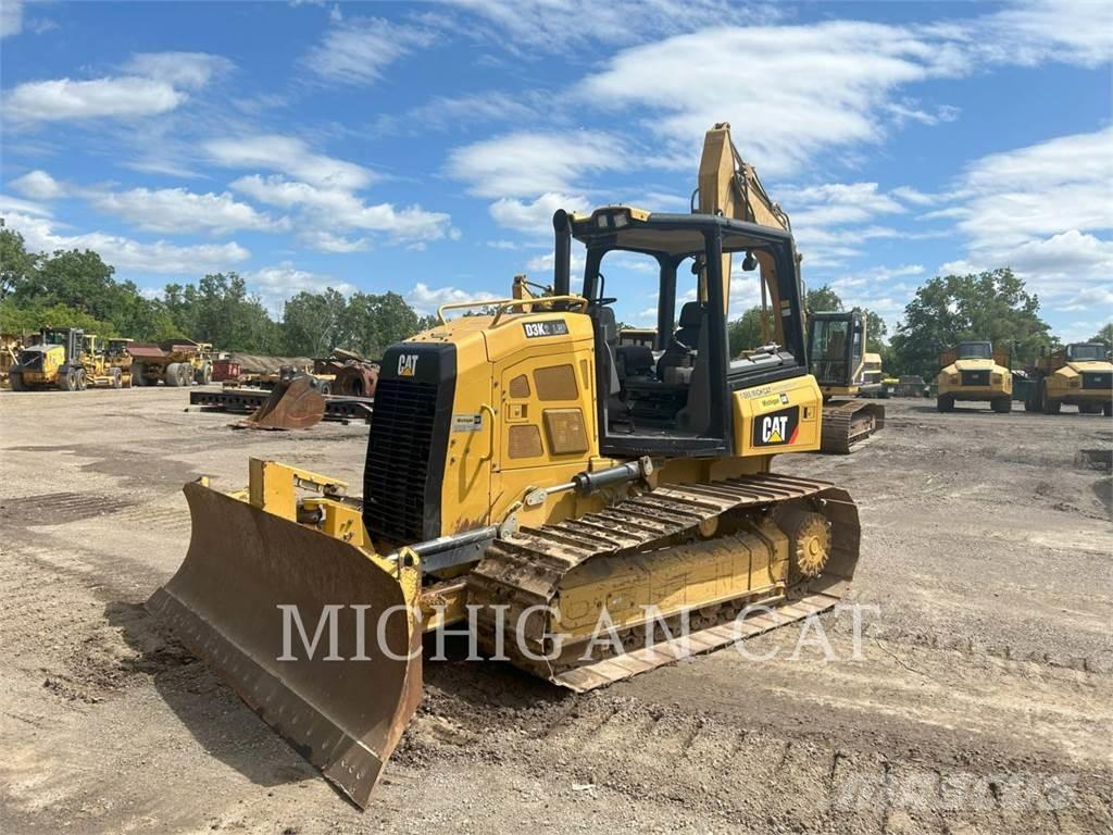 CAT D3K2L 4F Spycharki gąsienicowe