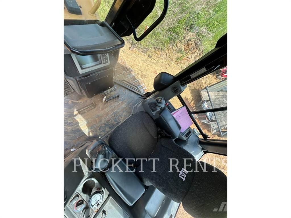 CAT D4K2LGP Spycharki gąsienicowe