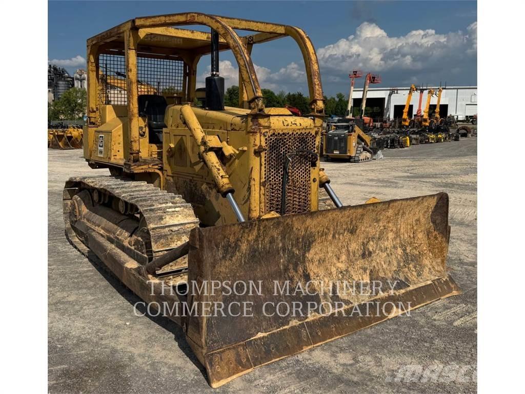 CAT D5B Spycharki gąsienicowe