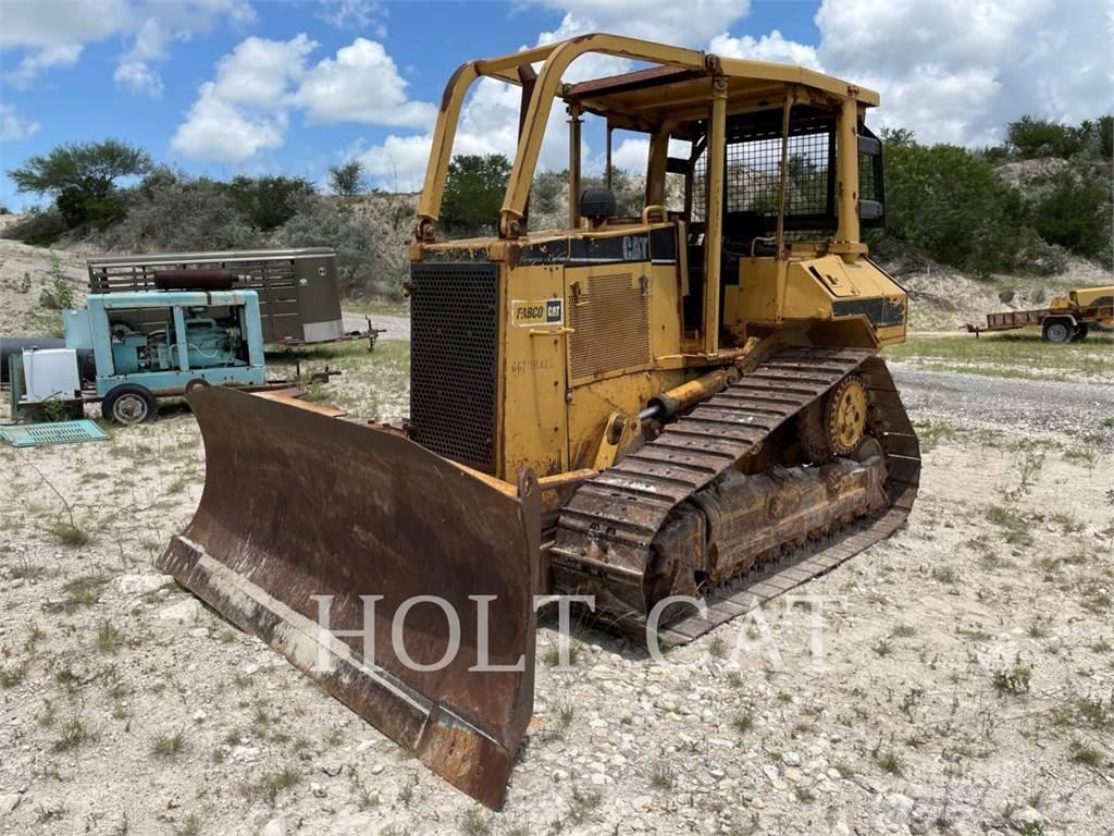 CAT D5M Spycharki gąsienicowe