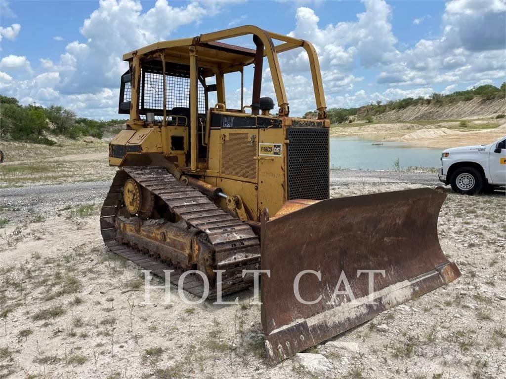 CAT D5M Spycharki gąsienicowe