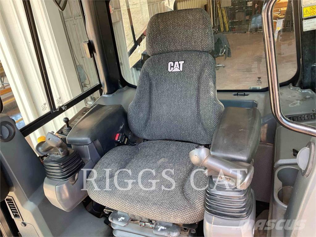 CAT D6K2LGP Spycharki gąsienicowe