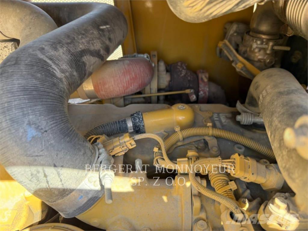 CAT D6K2LGP Spycharki gąsienicowe