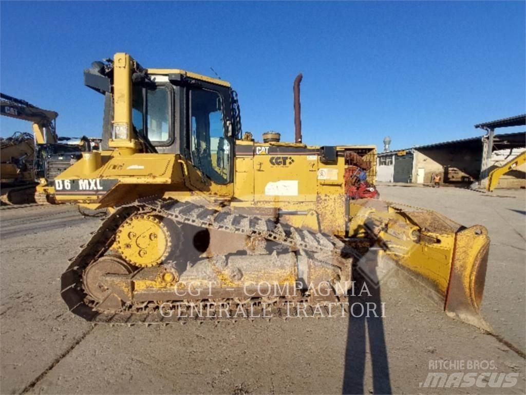 CAT D6M Spycharki gąsienicowe