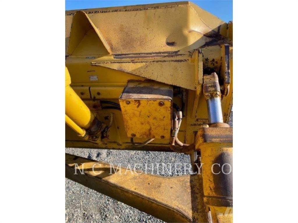 CAT D6T Spycharki gąsienicowe