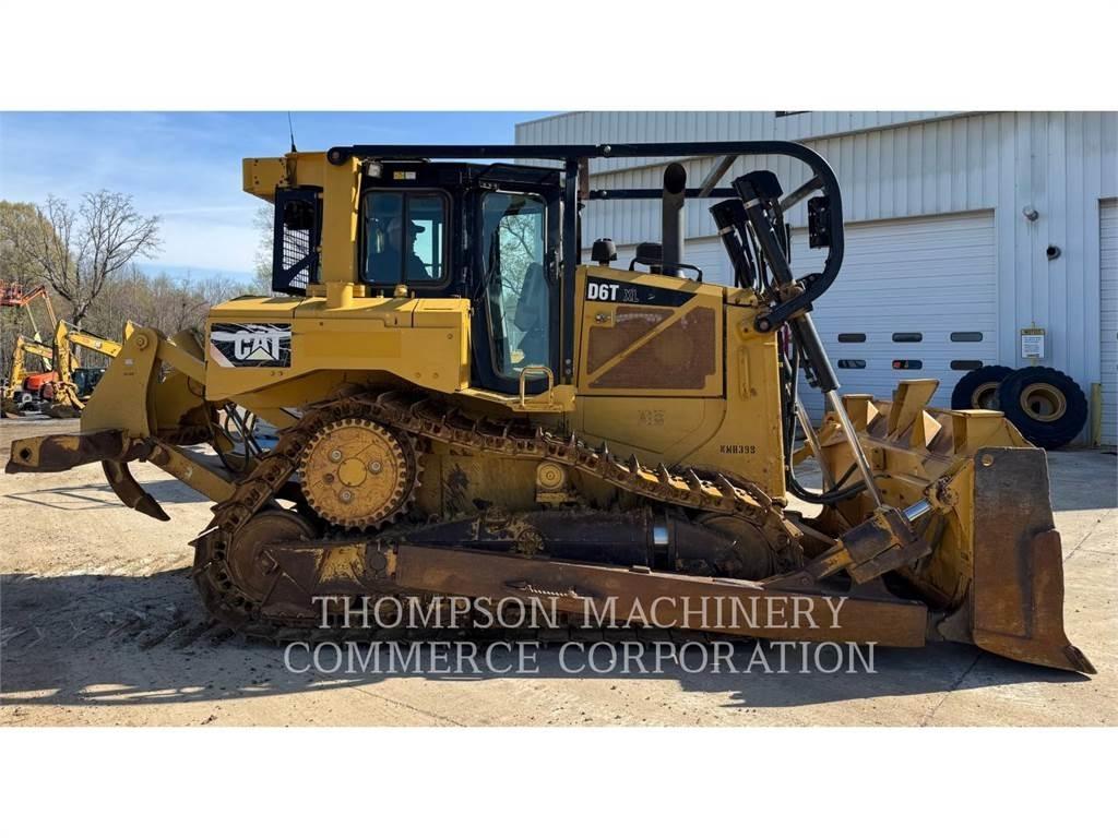 CAT D6T Spycharki gąsienicowe
