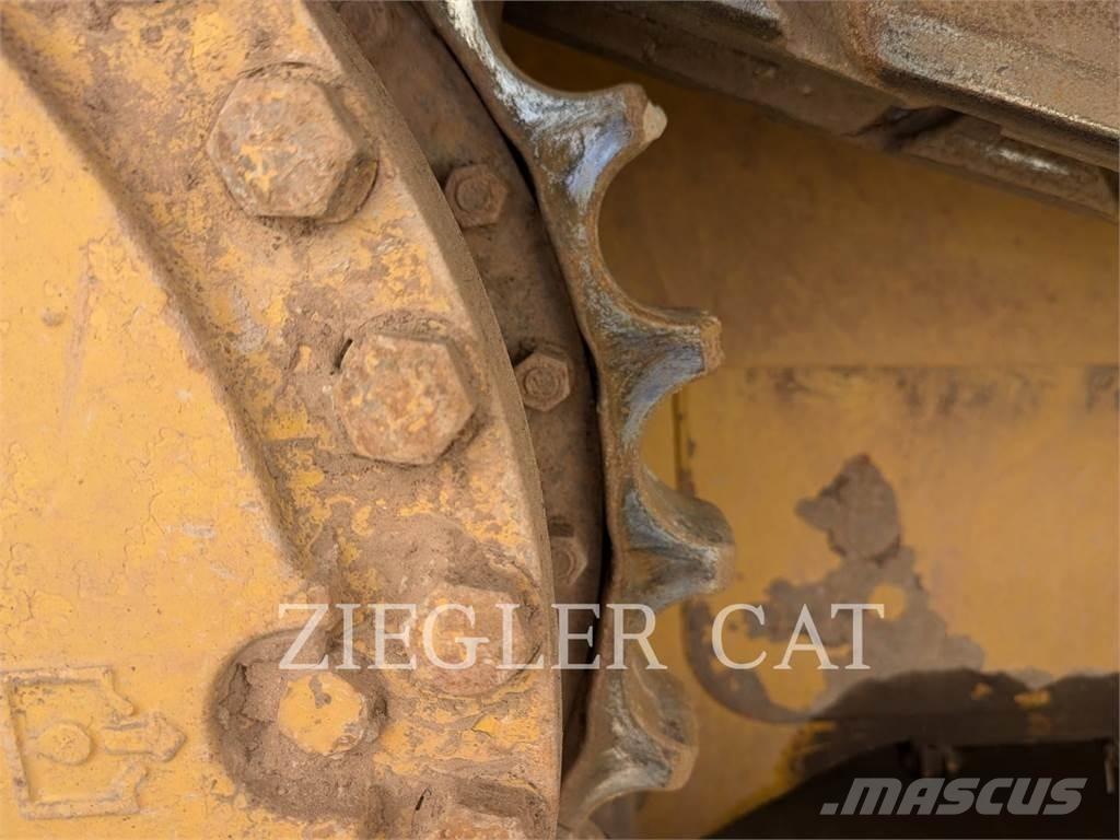 CAT D6T Spycharki gąsienicowe