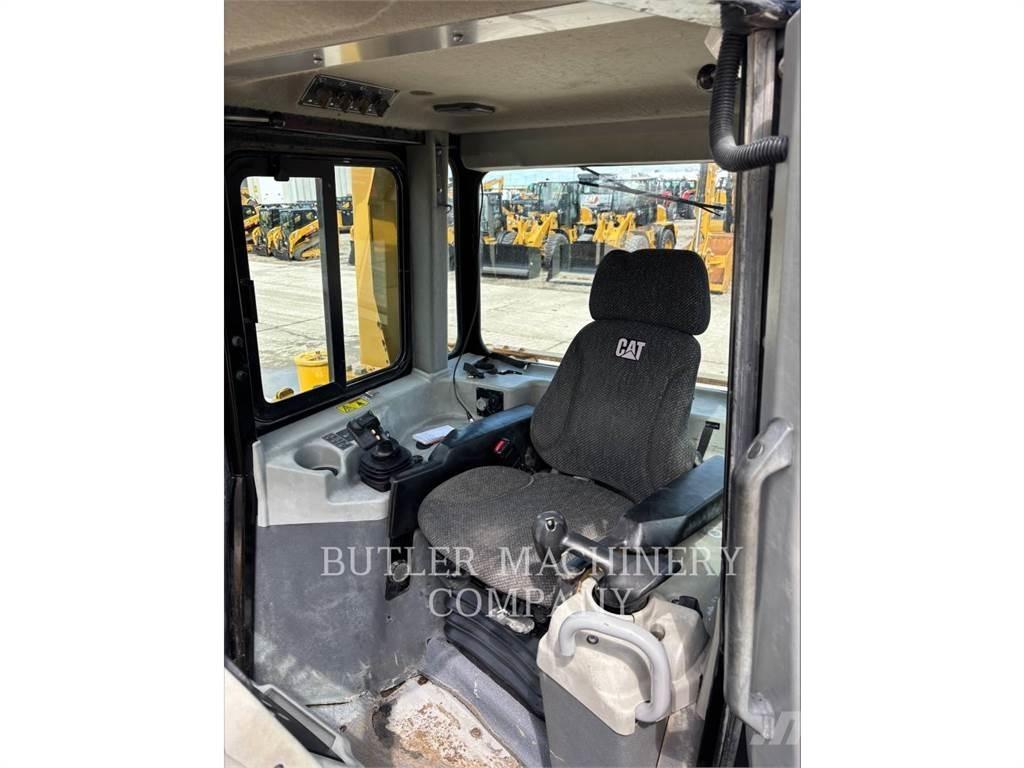 CAT D6T Spycharki gąsienicowe