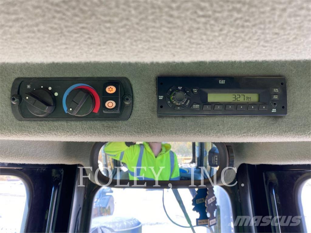 CAT D6T Spycharki gąsienicowe