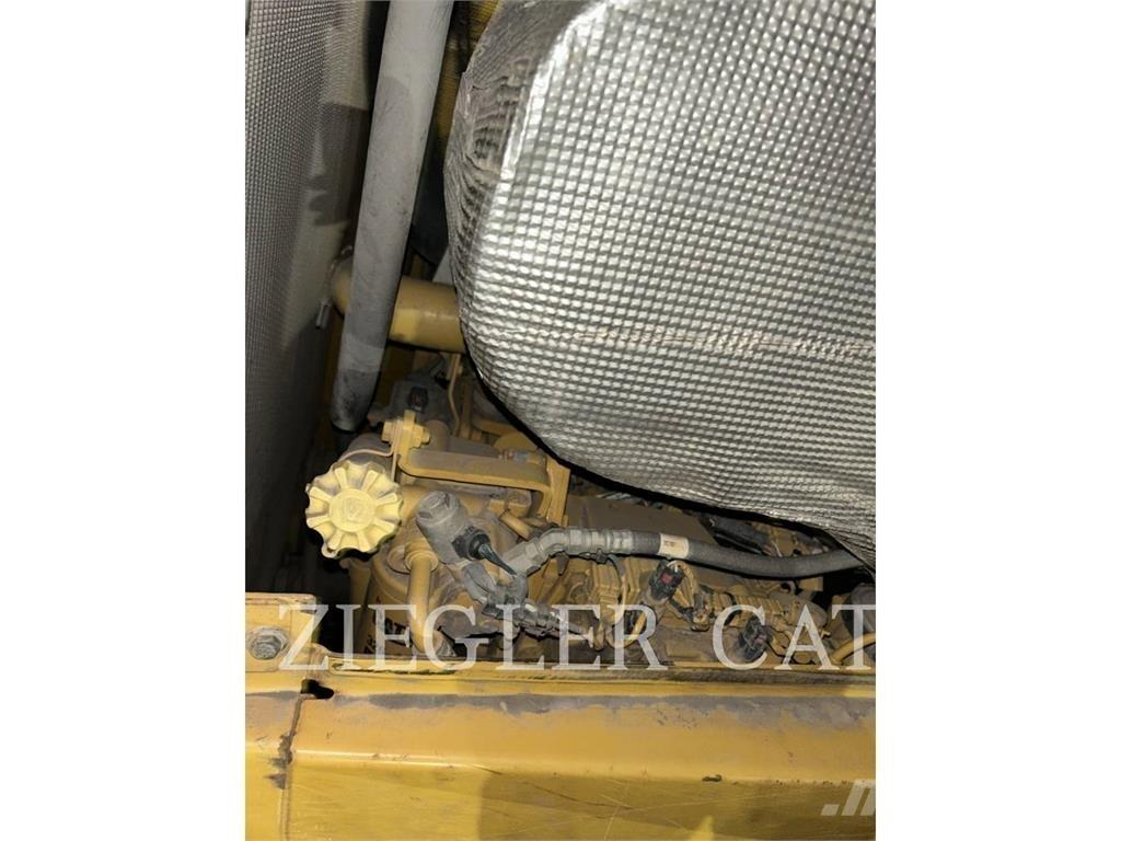 CAT D6T4FLGPA Spycharki gąsienicowe