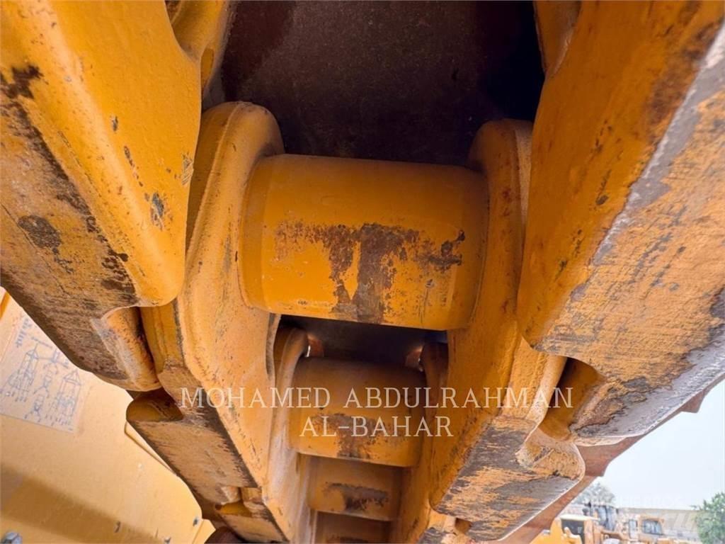 CAT D8-19 Spycharki gąsienicowe