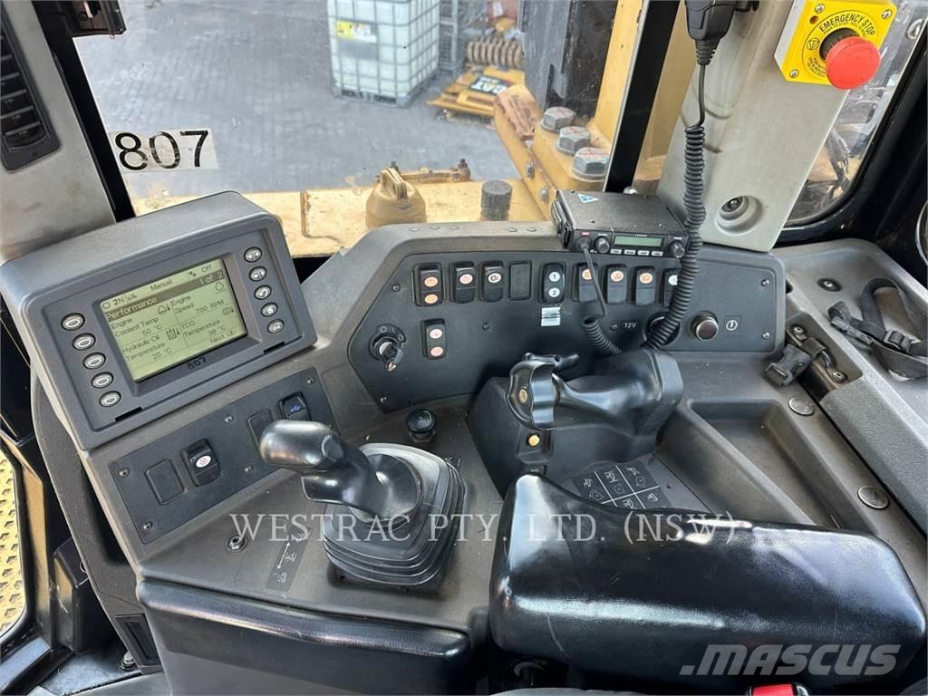 CAT D8T Spycharki gąsienicowe