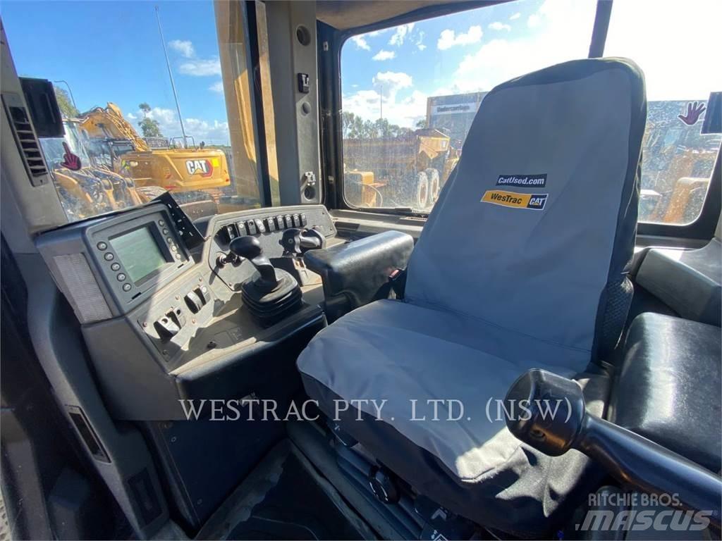 CAT D8T Spycharki gąsienicowe