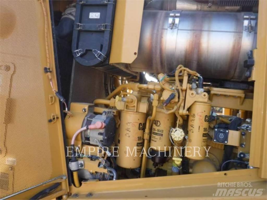CAT D8T Spycharki gąsienicowe