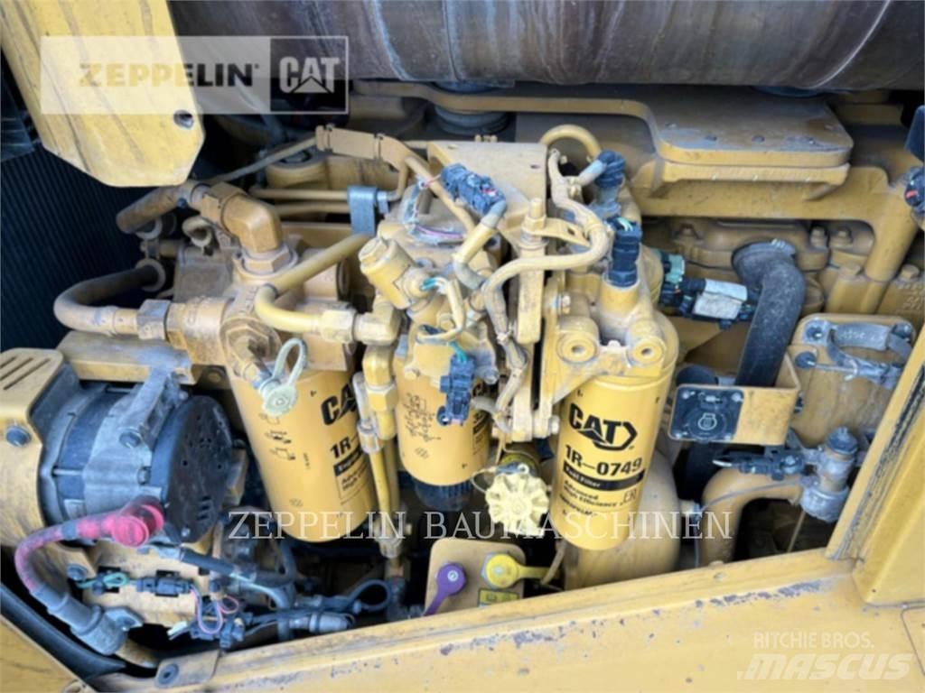 CAT D8T Spycharki gąsienicowe