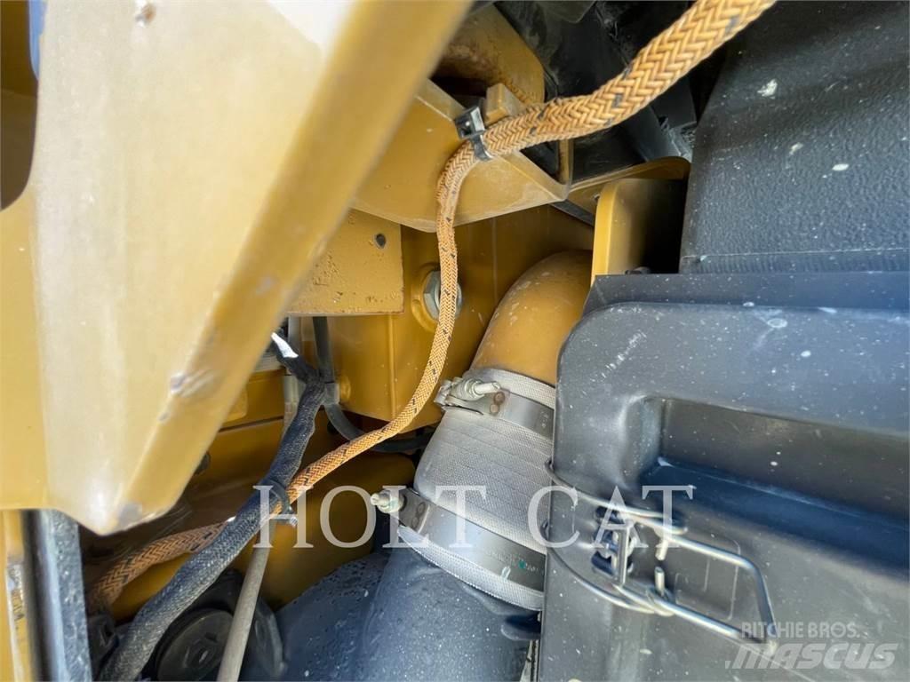 CAT D8T Spycharki gąsienicowe
