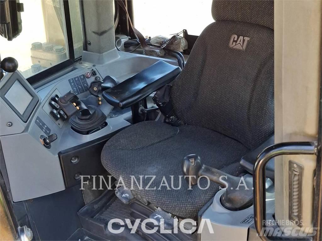 CAT D8T Spycharki gąsienicowe