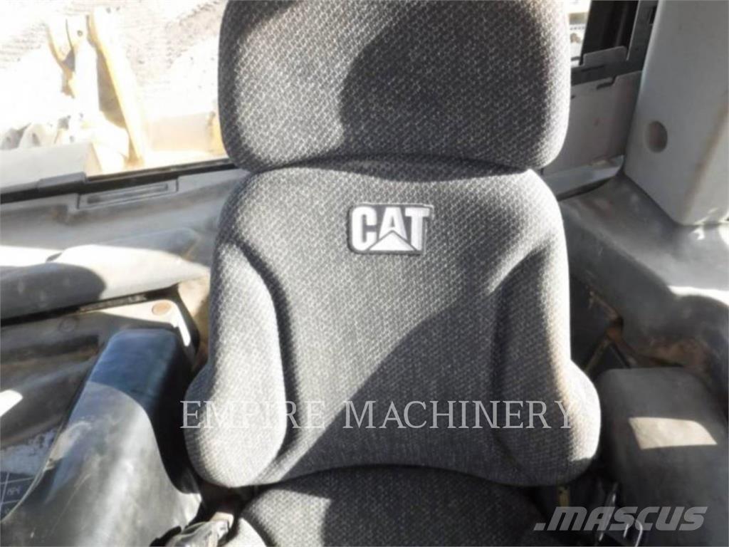 CAT D8T Spycharki gąsienicowe
