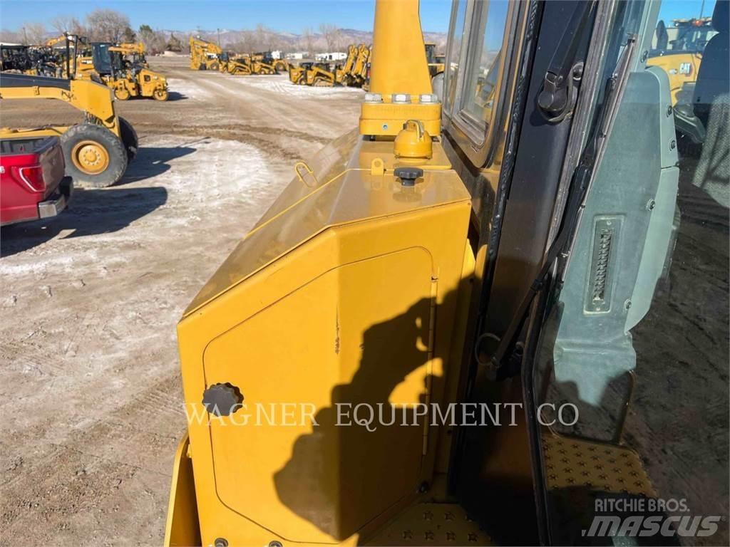 CAT D8T Spycharki gąsienicowe
