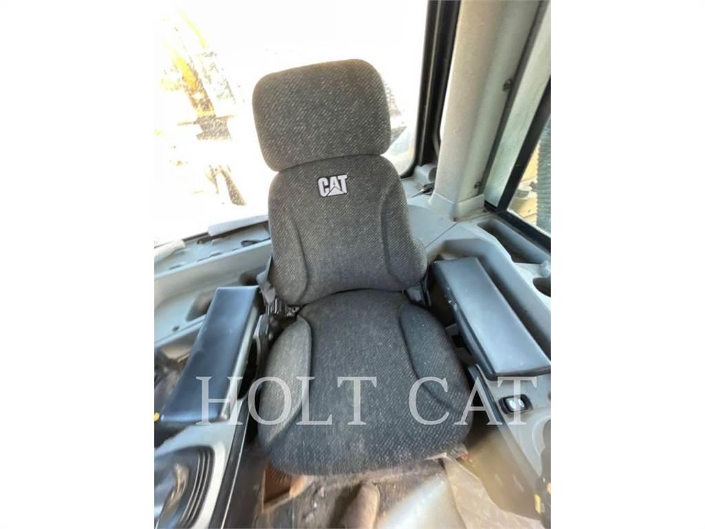 CAT D8T Spycharki gąsienicowe