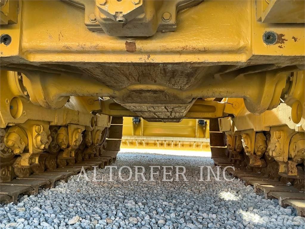 CAT D8T W Spycharki gąsienicowe