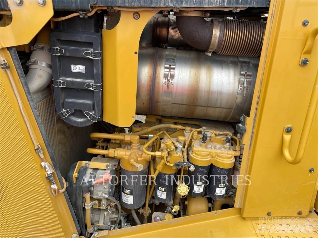 CAT D8T W Spycharki gąsienicowe