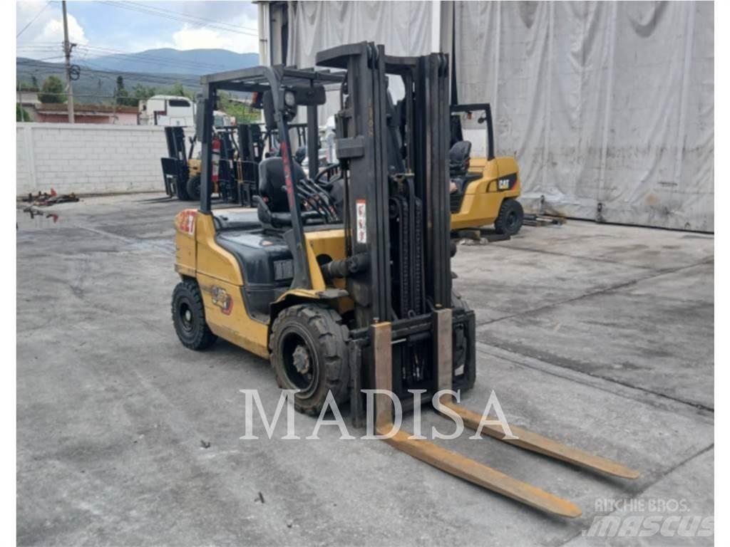 CAT LIFT TRUCKS DP30NM Wózki Diesla
