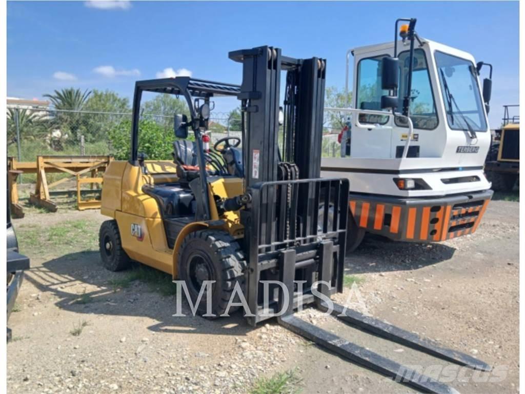 CAT LIFT TRUCKS DP50CNM Wózki Diesla