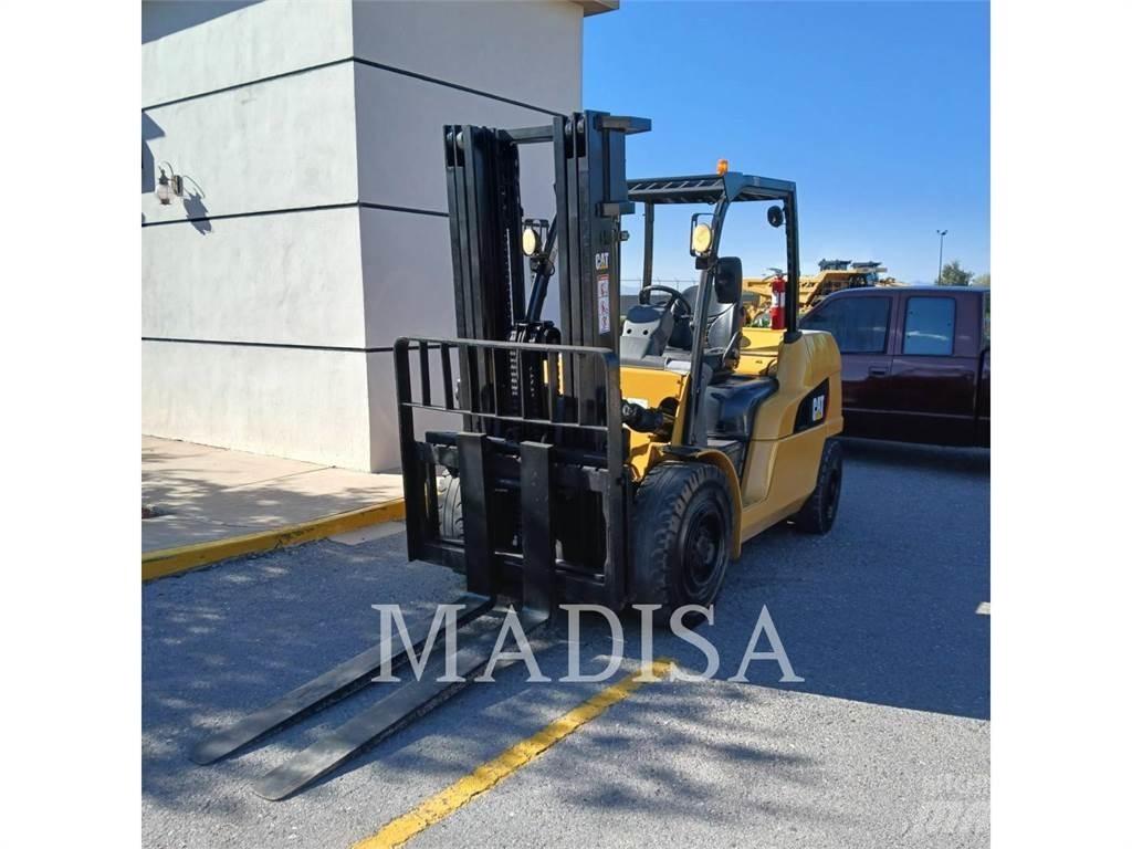 CAT LIFT TRUCKS DP50NM Wózki Diesla