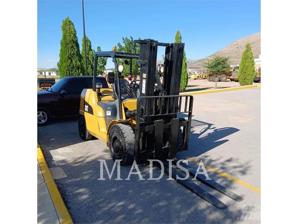 CAT LIFT TRUCKS DP50NM Wózki Diesla