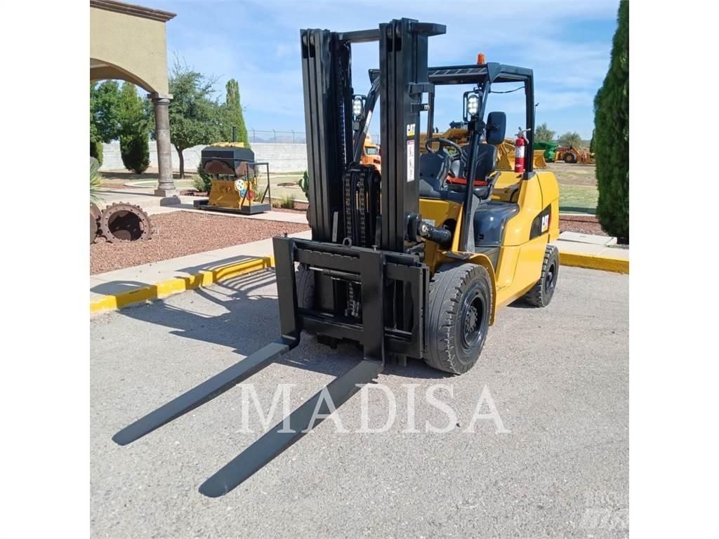 CAT LIFT TRUCKS DP50NM Wózki Diesla