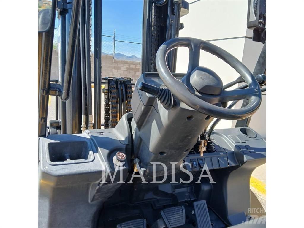 CAT LIFT TRUCKS DP50NM1 Wózki Diesla