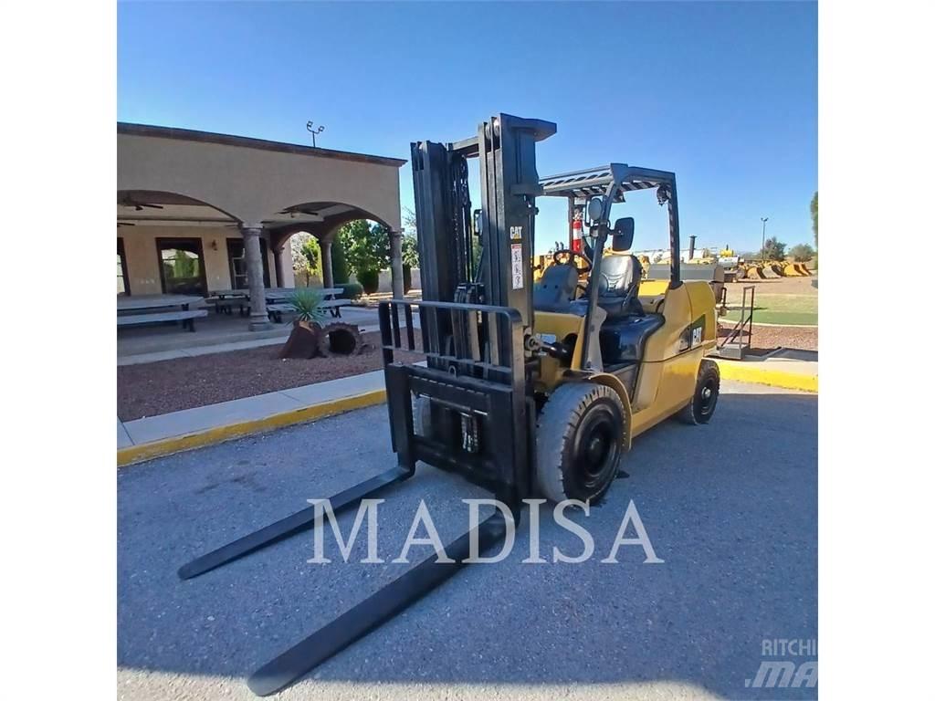 CAT LIFT TRUCKS DP50NM1 Wózki Diesla