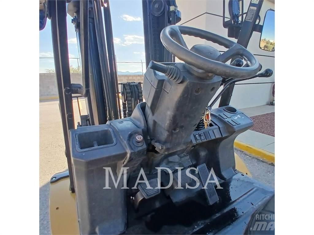 CAT LIFT TRUCKS DP50NM1 Wózki Diesla