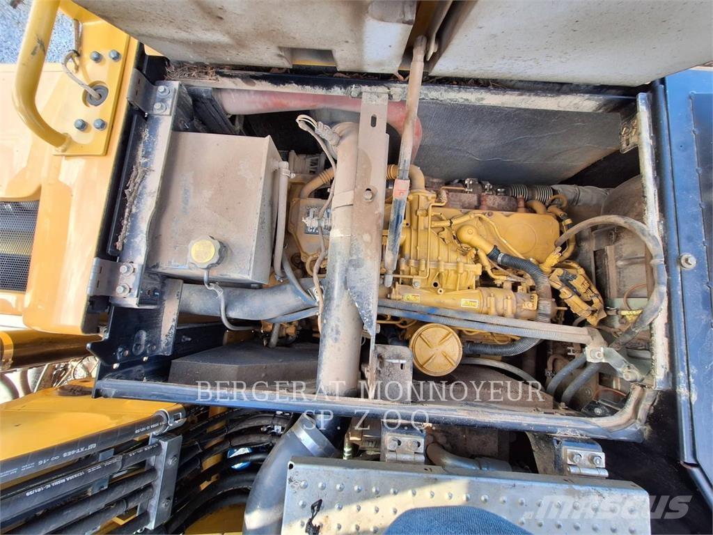 CAT M318F Koparki kołowe