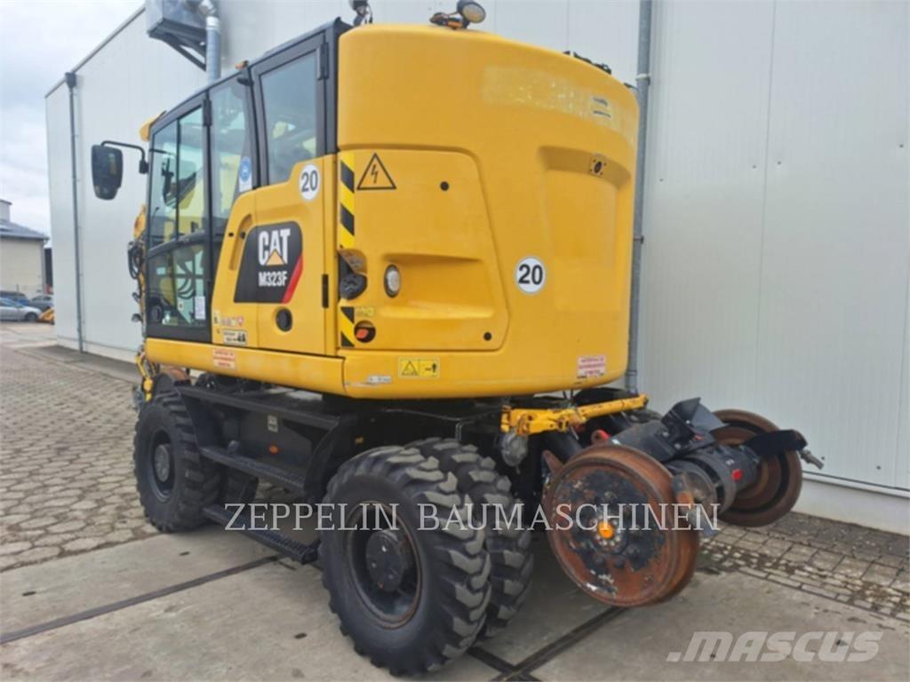 CAT M323F Koparki kołowe