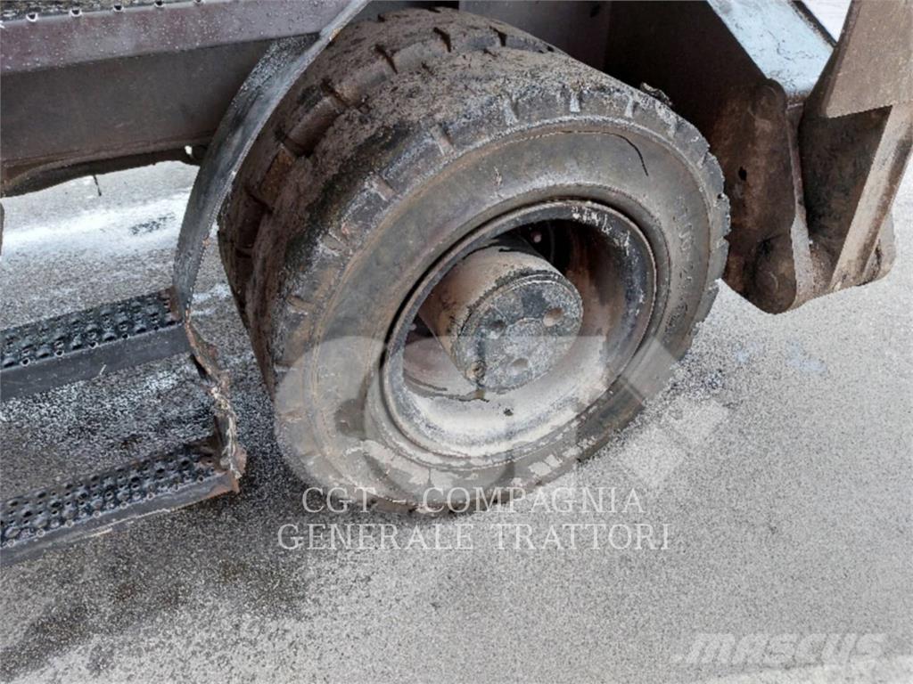 CAT MH3022 Koparki kołowe