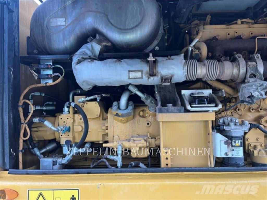CAT MH3024 Koparki wyburzeniowe