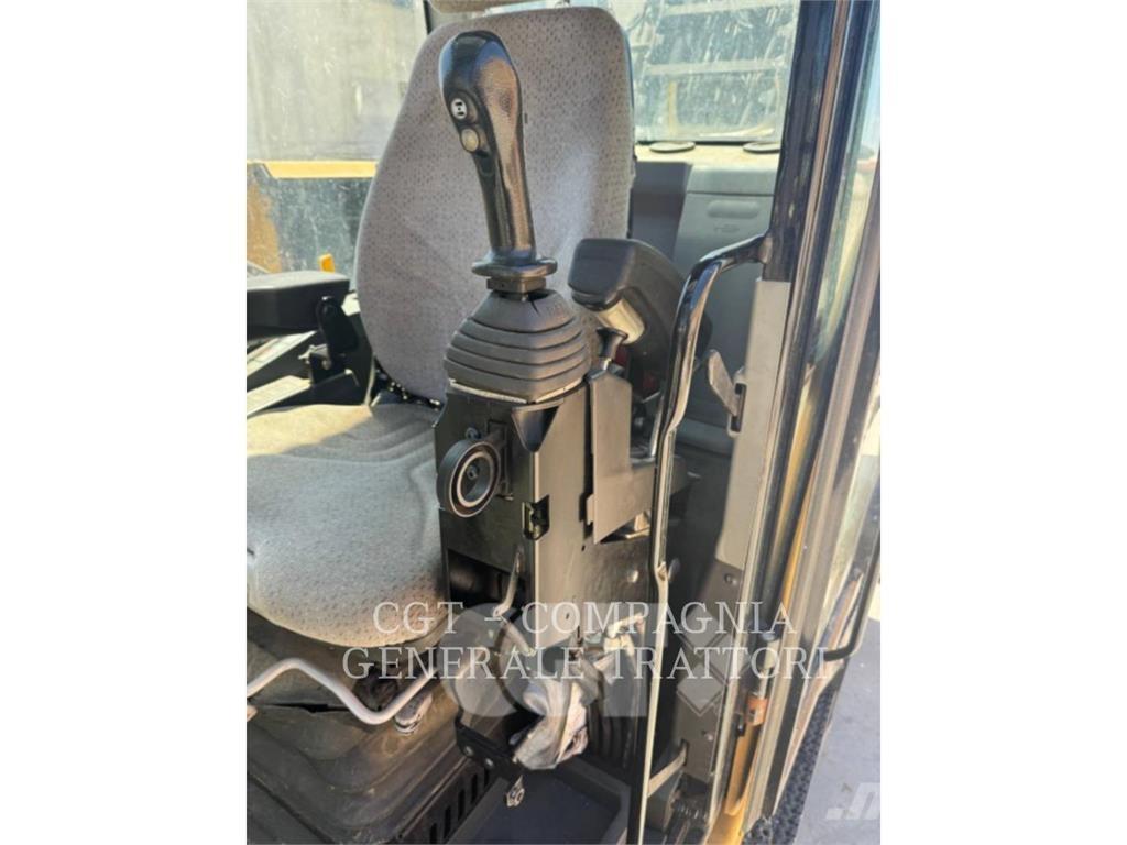 CAT MH3024 Koparki kołowe