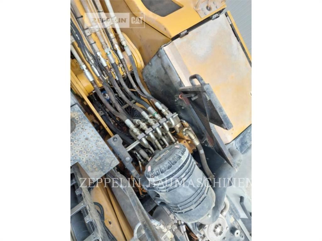 CAT MH3024-06C Koparki wyburzeniowe