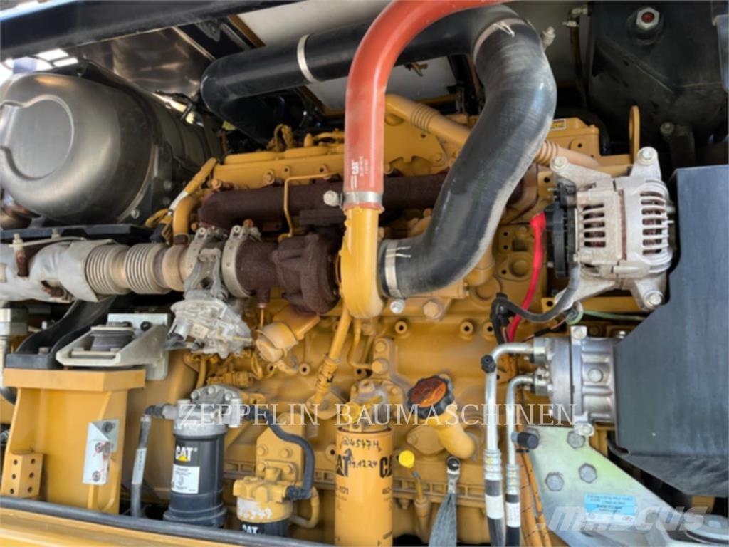 CAT MH3024-06C Koparki wyburzeniowe