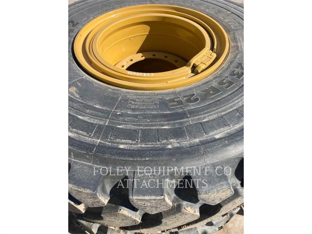 CAT MICHELIN 23.5R25 Opony, koła i felgi