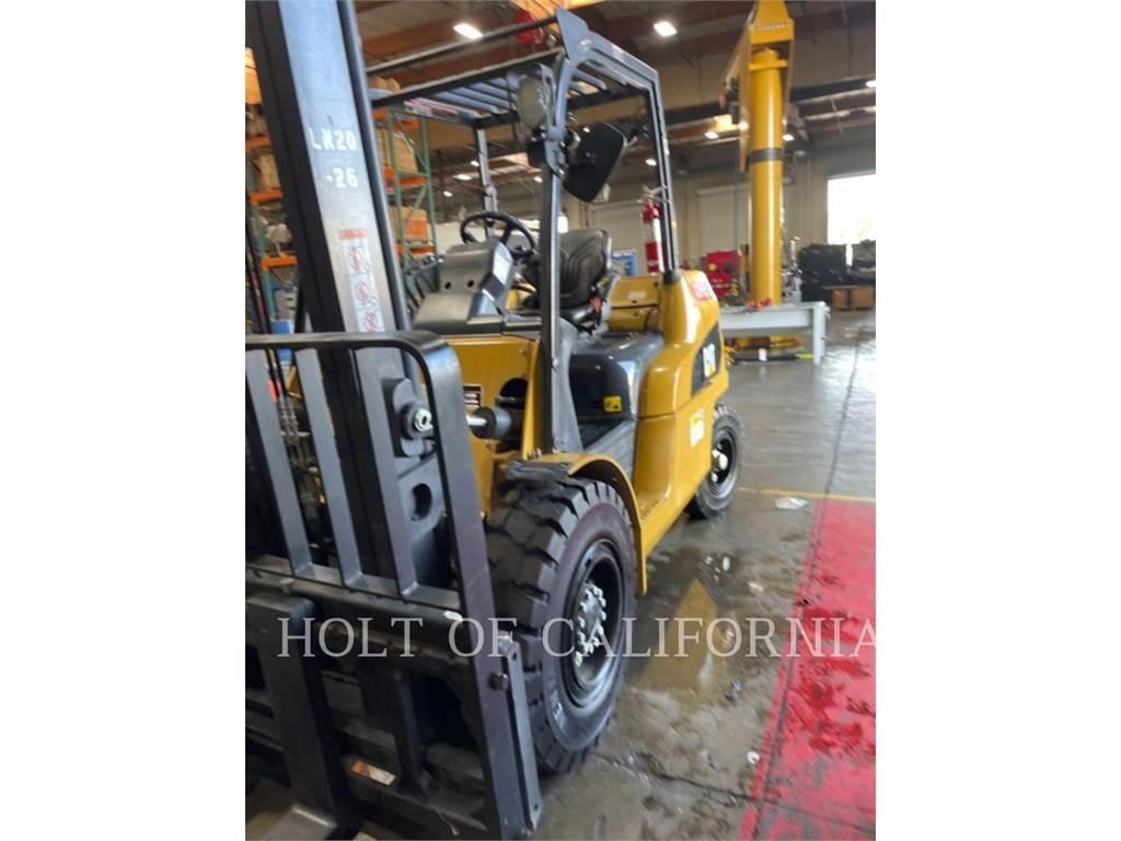 CAT MITSUBISHI DP45N1 Wózki Diesla
