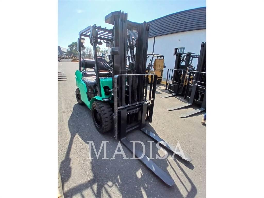 CAT MITSUBISHI FG30N-LP Wózki widłowe inne