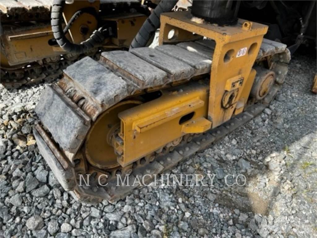 CAT PM825 Rozściełacze do asfaltu