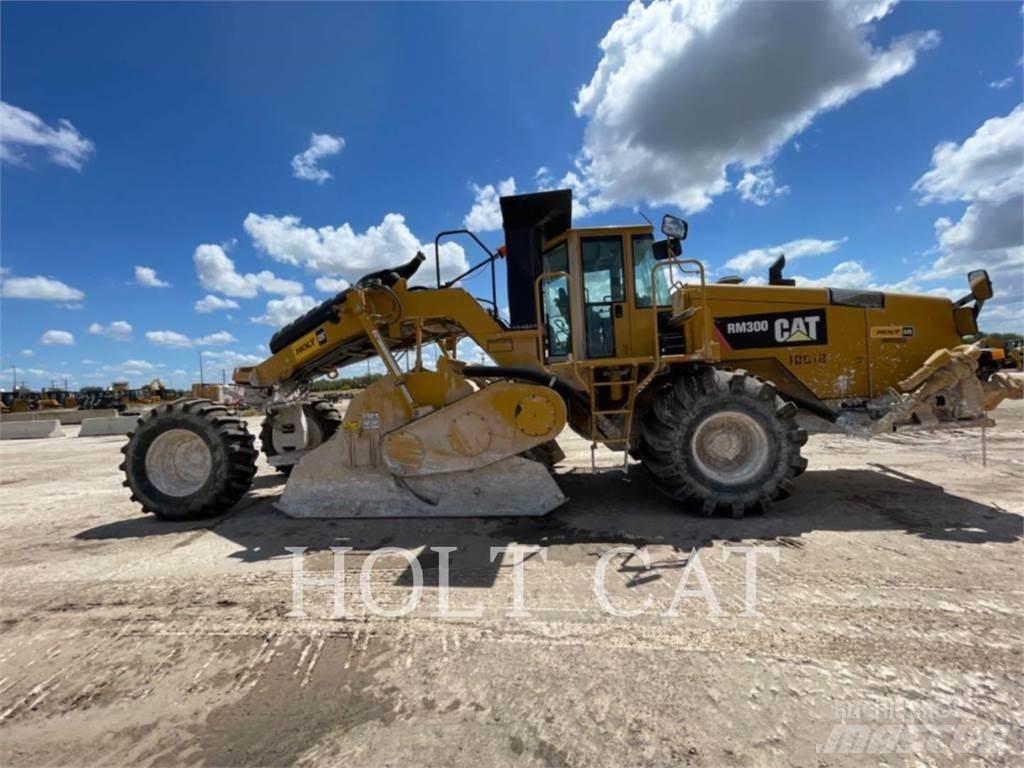 CAT RM300 Recyklery do asfaltu