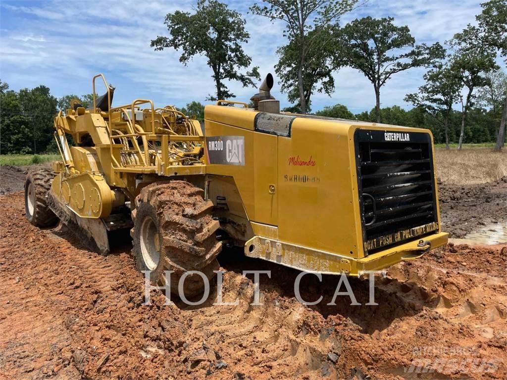 CAT RM300 Recyklery do asfaltu
