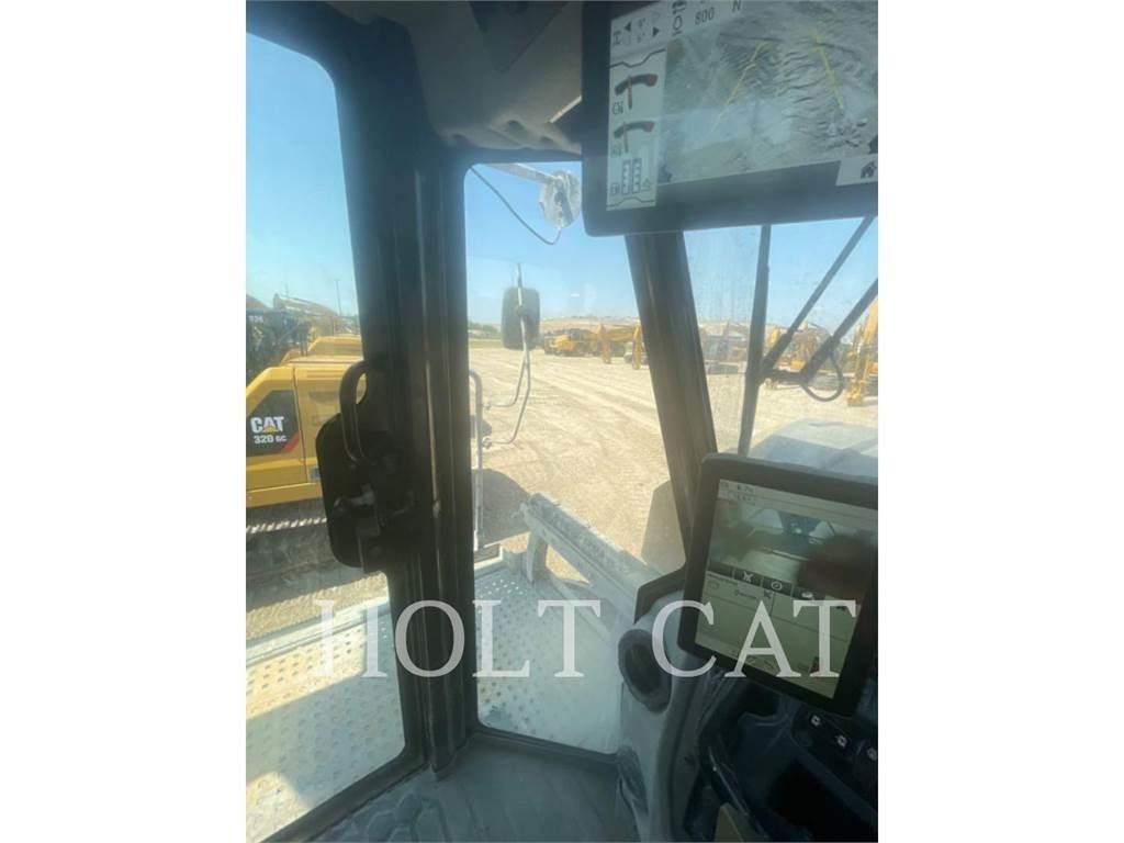 CAT RM400 Recyklery do asfaltu