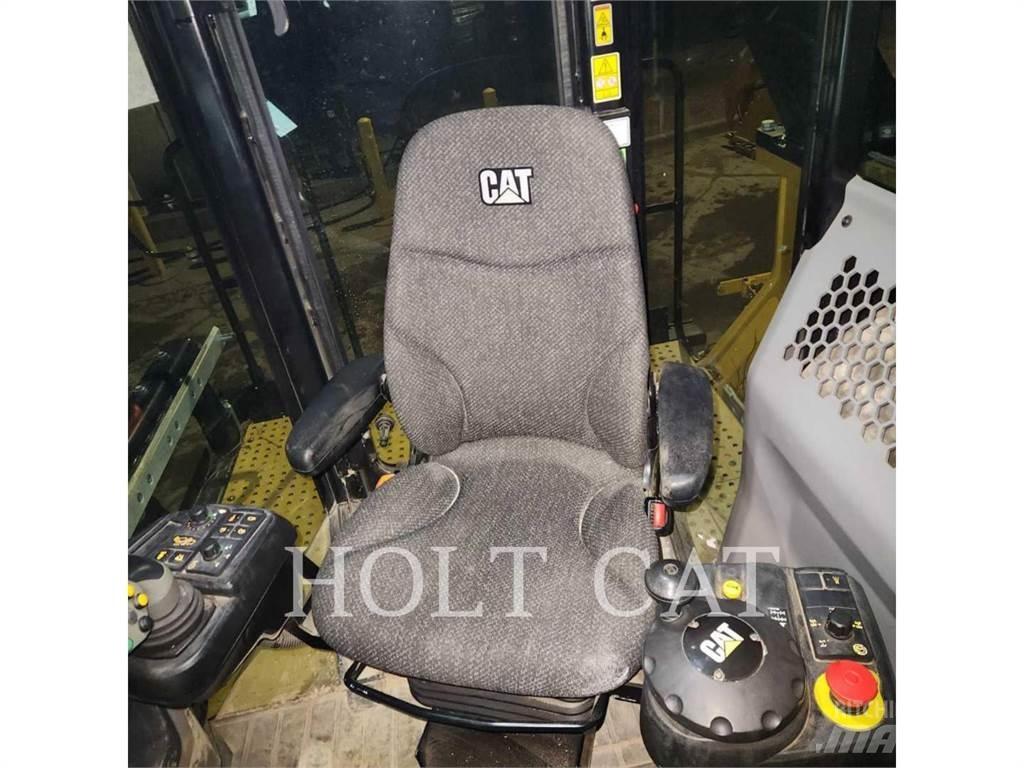 CAT RM400 Recyklery do asfaltu