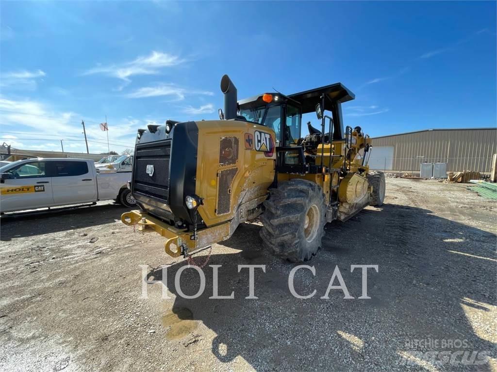 CAT RM400 Recyklery do asfaltu